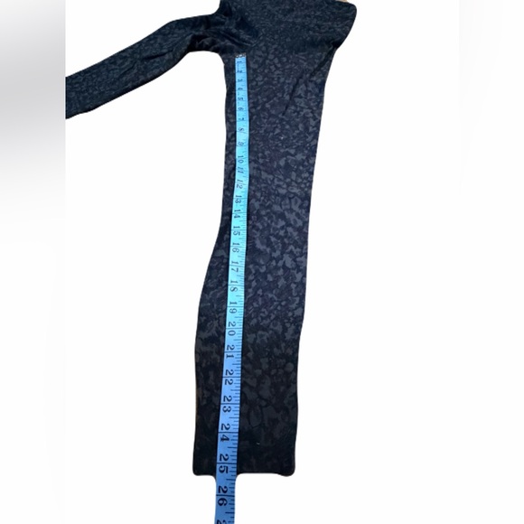 lululemon Align High-Rise leggings cheetah camo deep coal size 2 - Picture 7 of 7